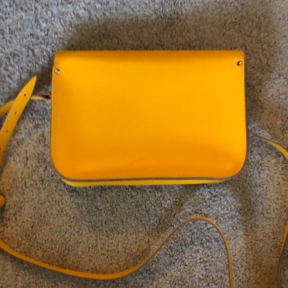 Yellow leather crossbody bag - Picture 2 of 5